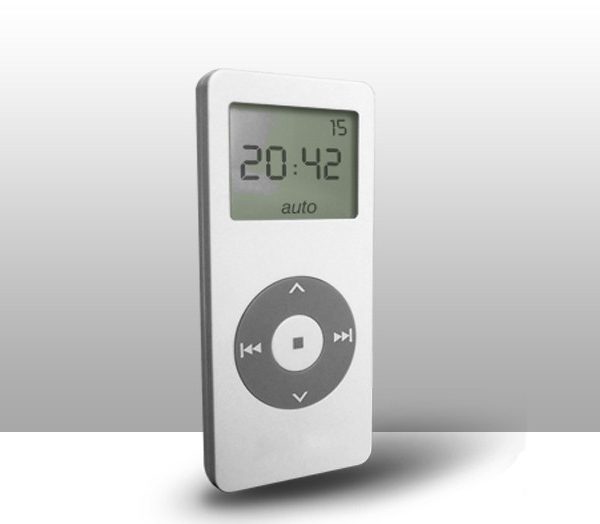 DC169 - 15 csatornás LCD-s kézi távirányító időprogrammal.